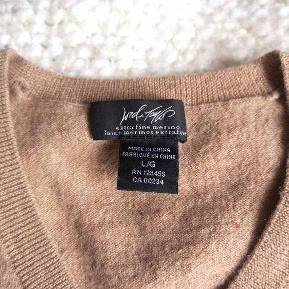 Lord & Taylor Merino wool sweater - Picture 2 of 5